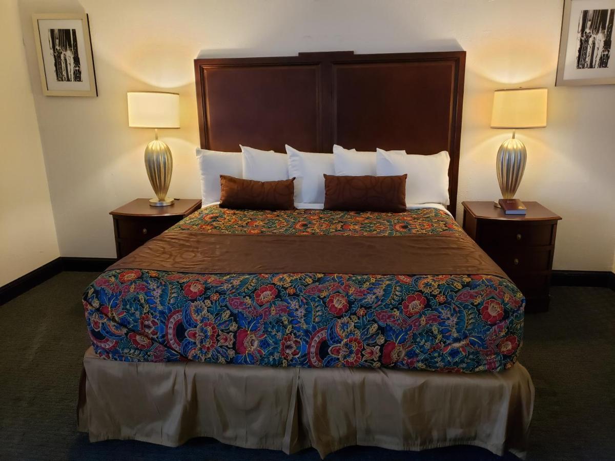 Travelodge By Wyndham Brooklyn Center Eksteriør billede