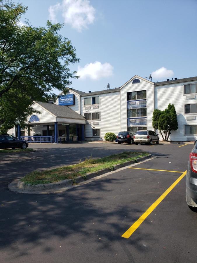 Travelodge By Wyndham Brooklyn Center Eksteriør billede