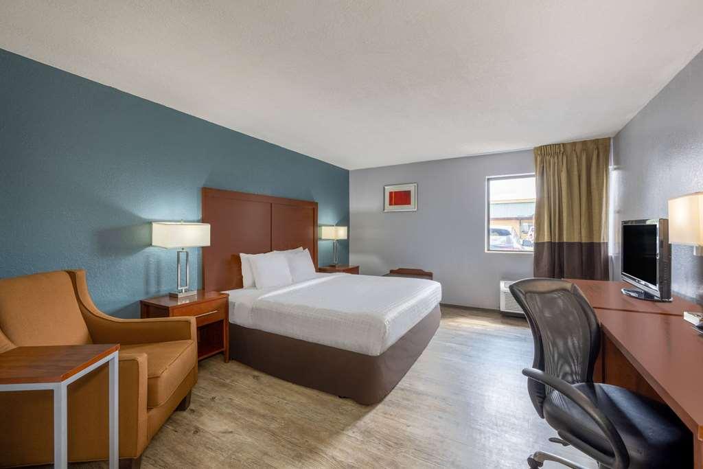 Travelodge By Wyndham Brooklyn Center Værelse billede