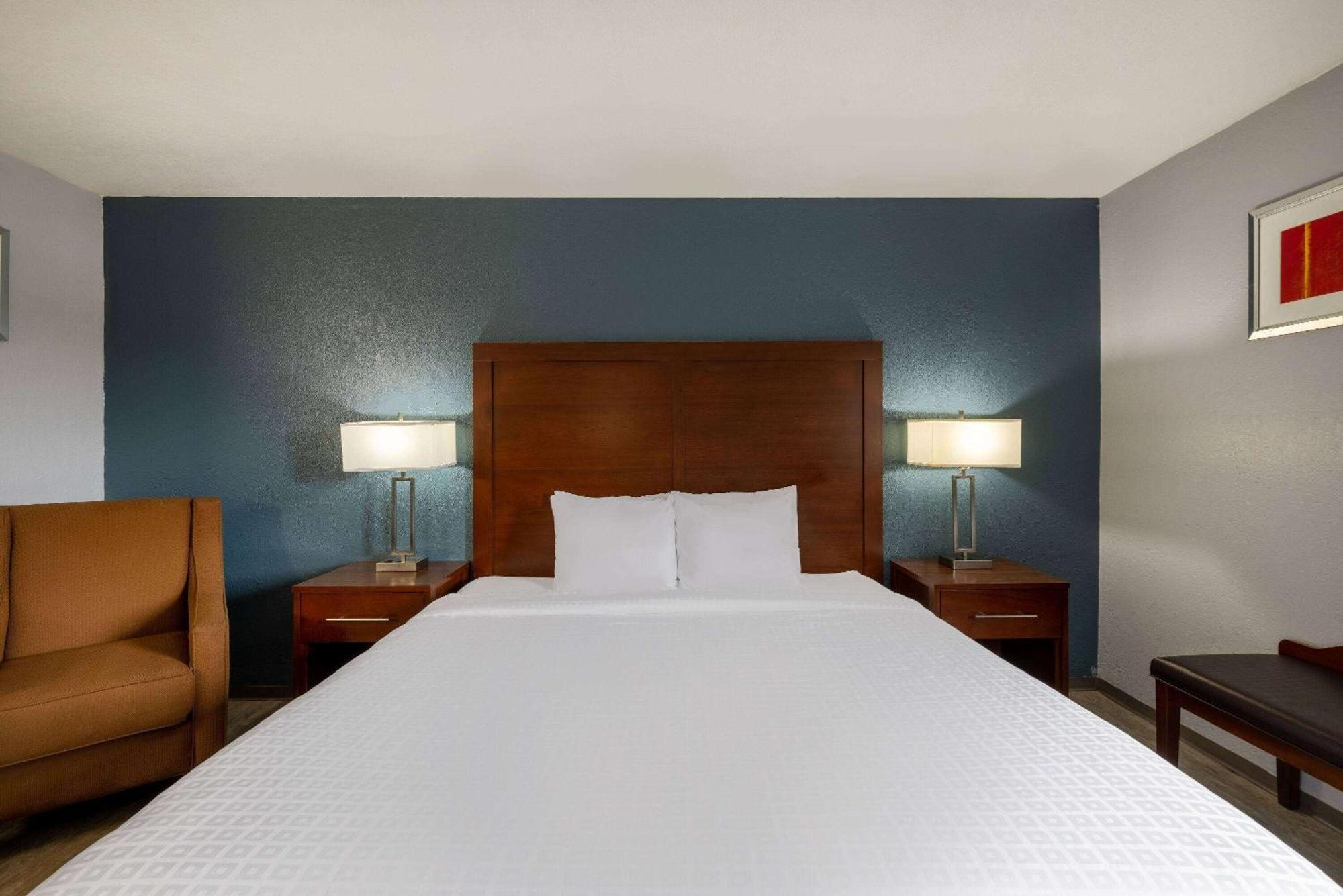 Travelodge By Wyndham Brooklyn Center Eksteriør billede