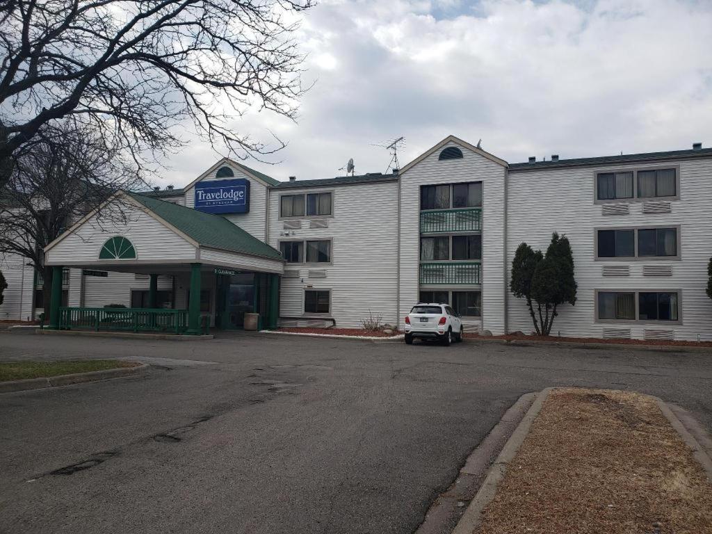 Travelodge By Wyndham Brooklyn Center Eksteriør billede