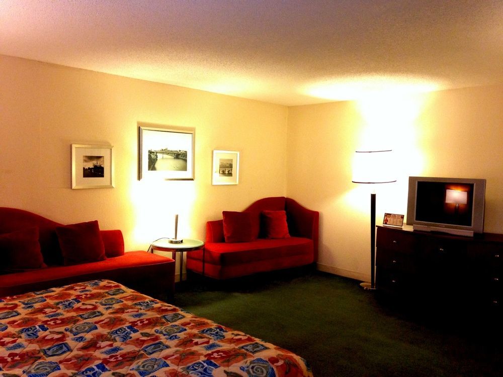 Travelodge By Wyndham Brooklyn Center Eksteriør billede